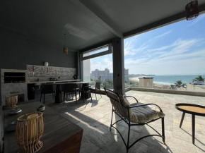 Duplex Espectacular Vista para Praia Brava, 3 Quartos sendo 1 Suíte, Sacada com Churrasqueira, 2 Vagas Garagem